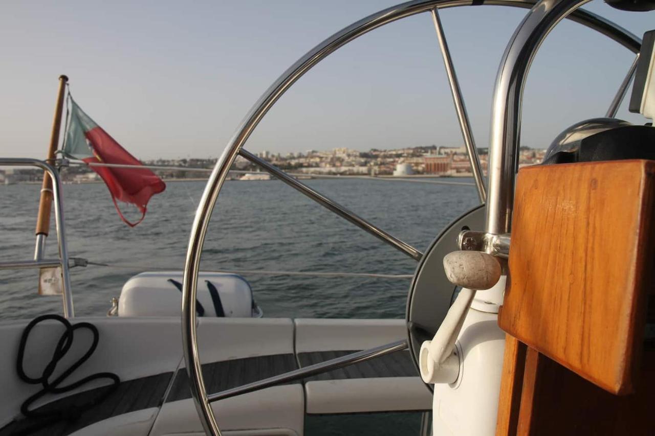 In A Boat - * Lisbon